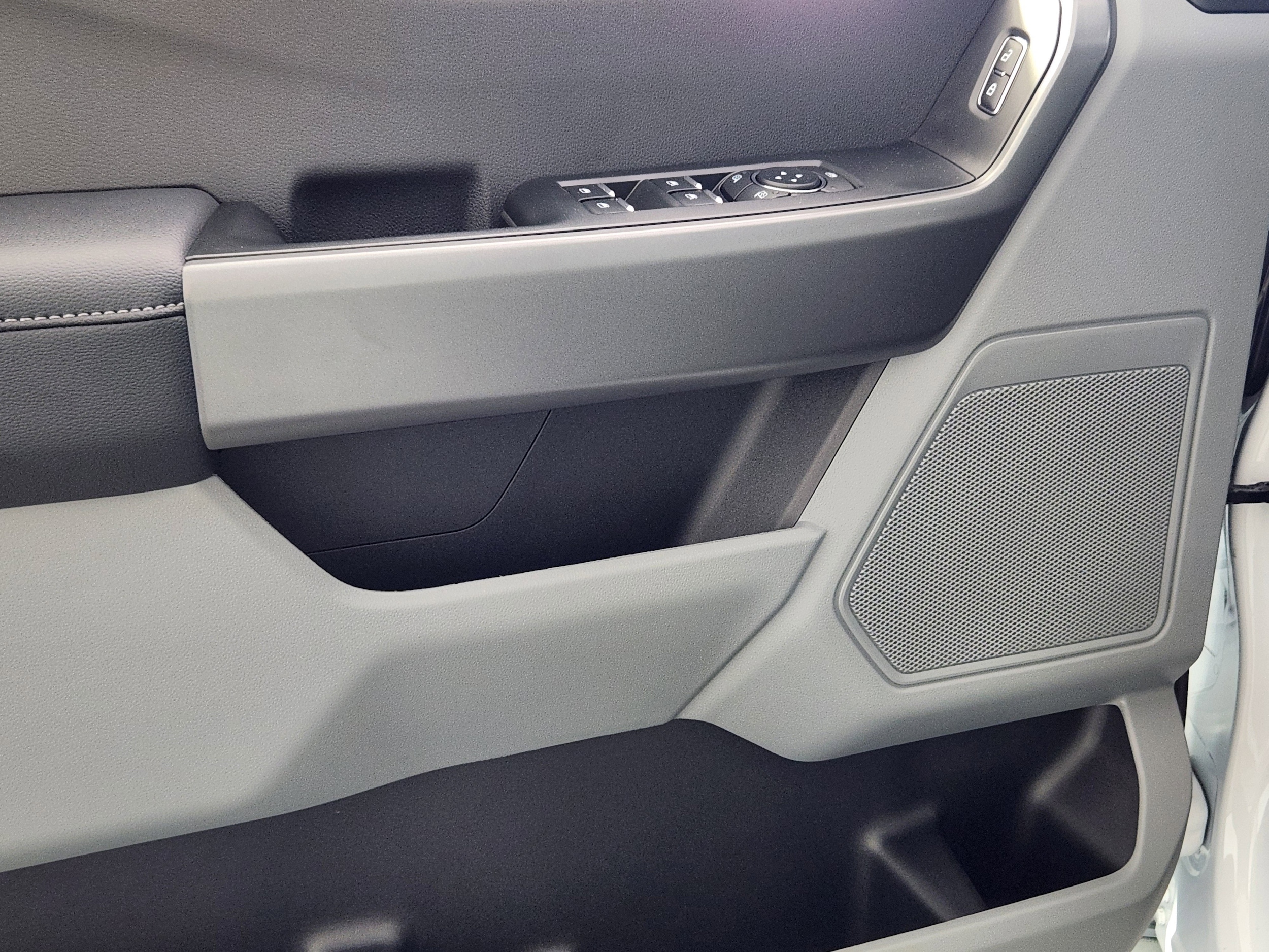 2026 Ford F-350 Super Duty XLT - Photo 12