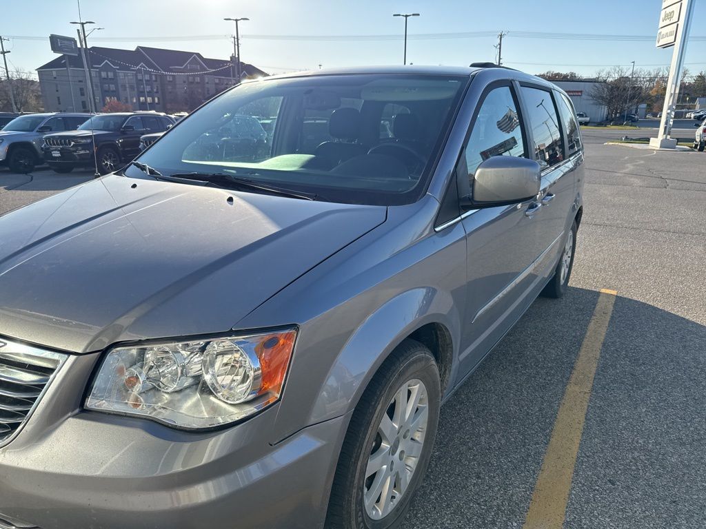 Used 2014 Chrysler Town & Country Touring Minivan/Van