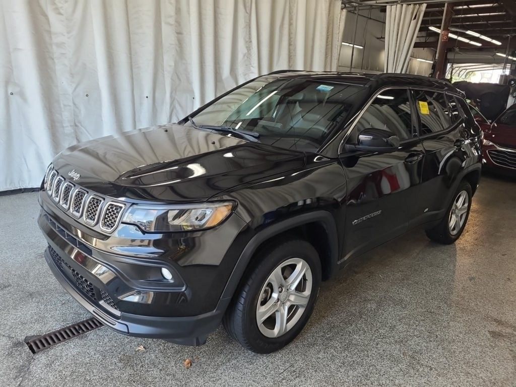 Used 2023 Jeep Compass Latitude SUV