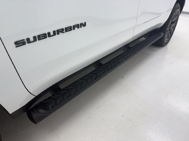 2023 Chevrolet Suburban Z71 - Photo 8