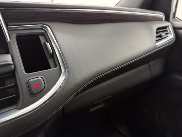 2023 Chevrolet Suburban Z71 - Photo 24