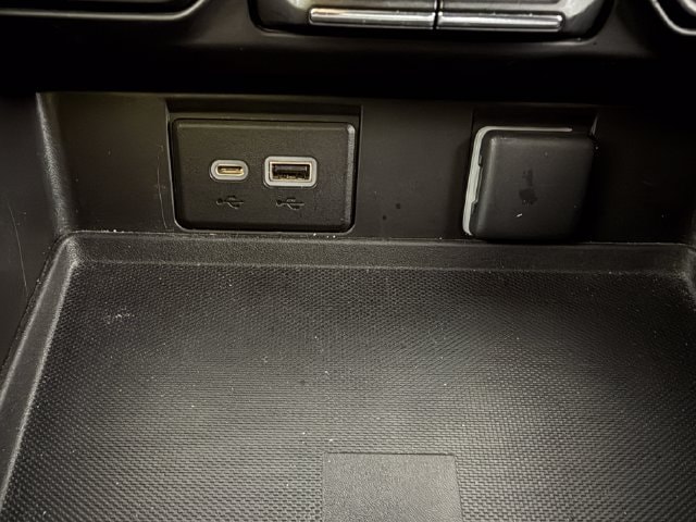 2023 Chevrolet Suburban Z71 - Photo 22