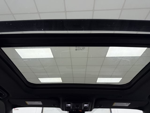 2023 Chevrolet Suburban Z71 - Photo 34