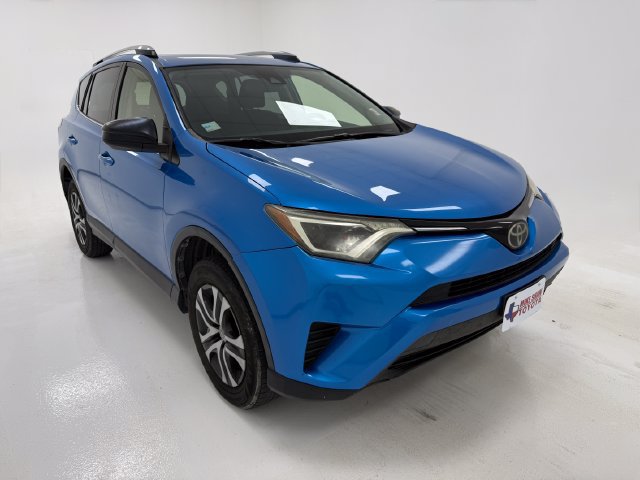 Used 2018 Toyota RAV4 LE with VIN JTMZFREV8JJ158645 for sale in Robstown, TX