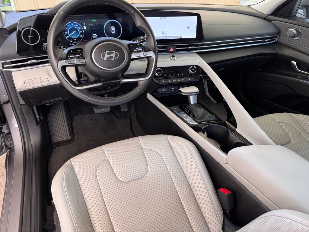 Certified 2025 Hyundai Elantra Limited Sedan
