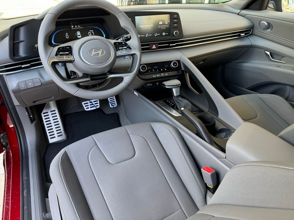 New 2025 Hyundai Elantra SEL Sport Sedan