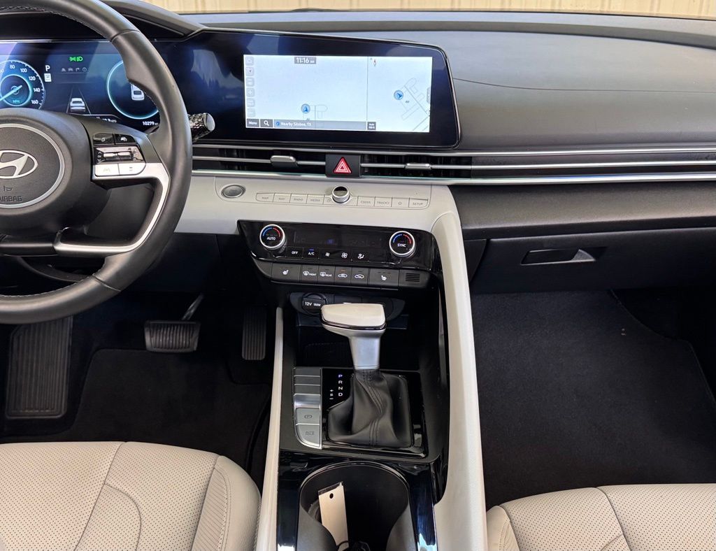 Certified 2025 Hyundai Elantra Limited Sedan