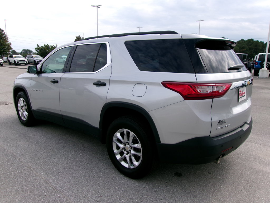 Used 2019 Chevrolet Traverse 1LT with VIN 1GNERGKW9KJ302185 for sale in Morehead City, NC