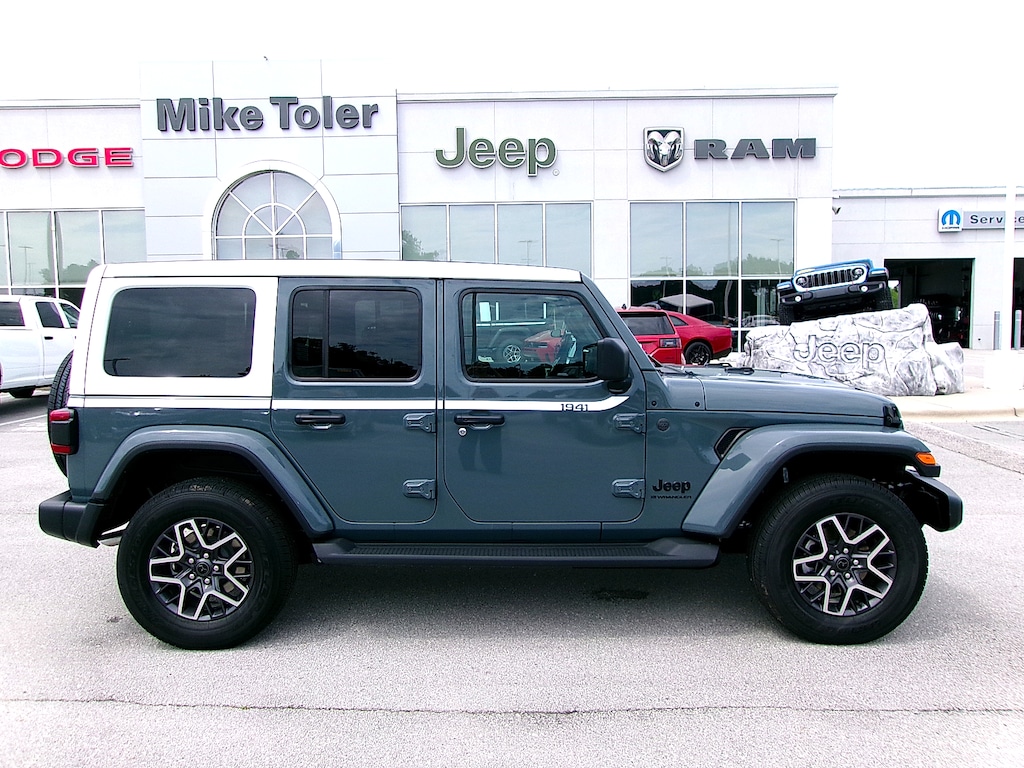 New 2026 Jeep Wrangler 4-DOOR SAHARA Sport Utility