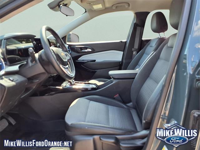 Used 2025 Chevrolet Trax LT