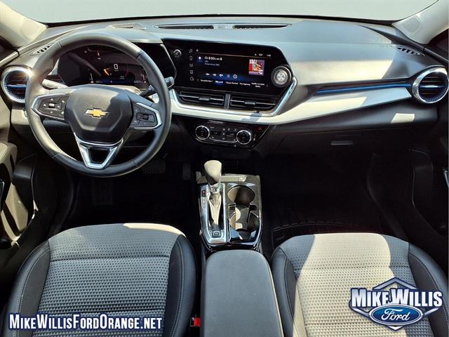 Used 2025 Chevrolet Trax LT