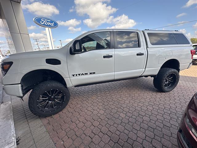  Nissan Titan XD