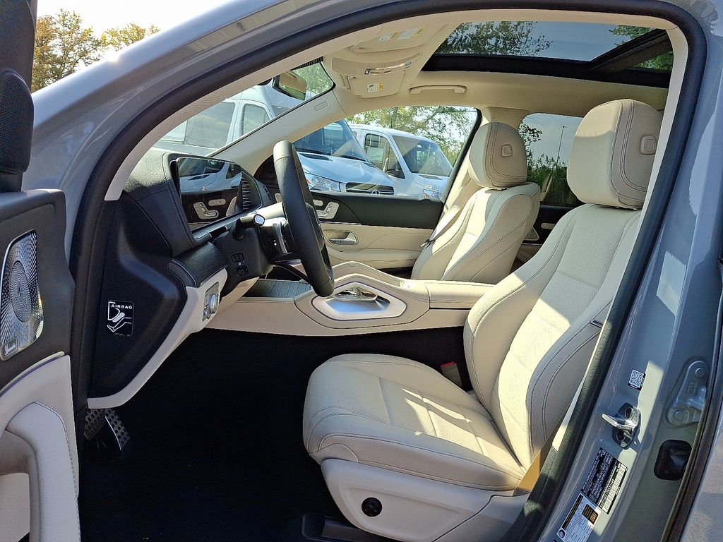 2026 Mercedes-Benz GLS Base - Photo 12