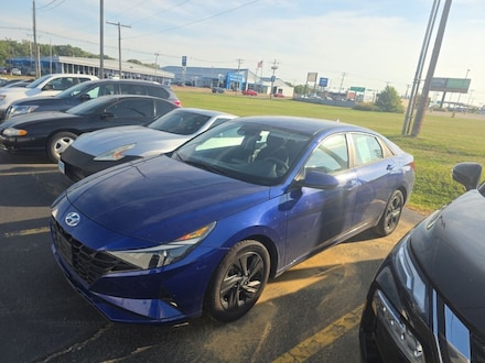 2022 Hyundai Elantra SEL Sedan
