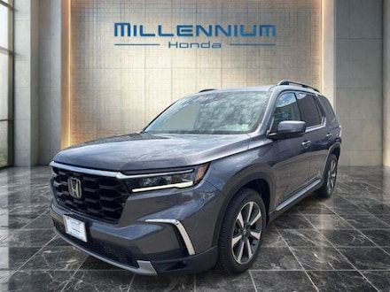 2023 Honda Pilot Touring SUV