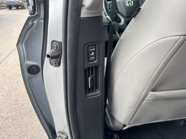 2024 Honda Odyssey EX-L - Photo 7