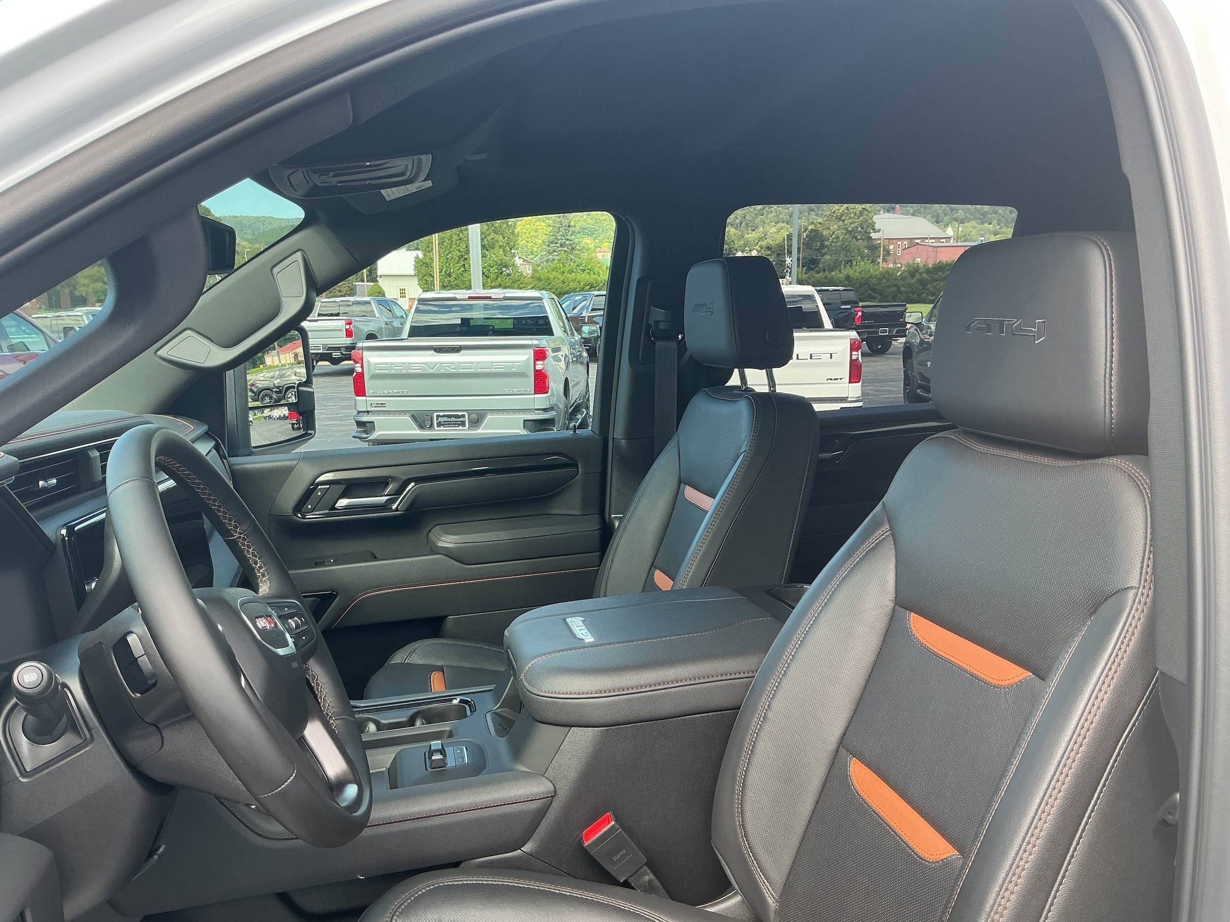 2025 GMC Sierra 2500HD AT4 - Photo 11
