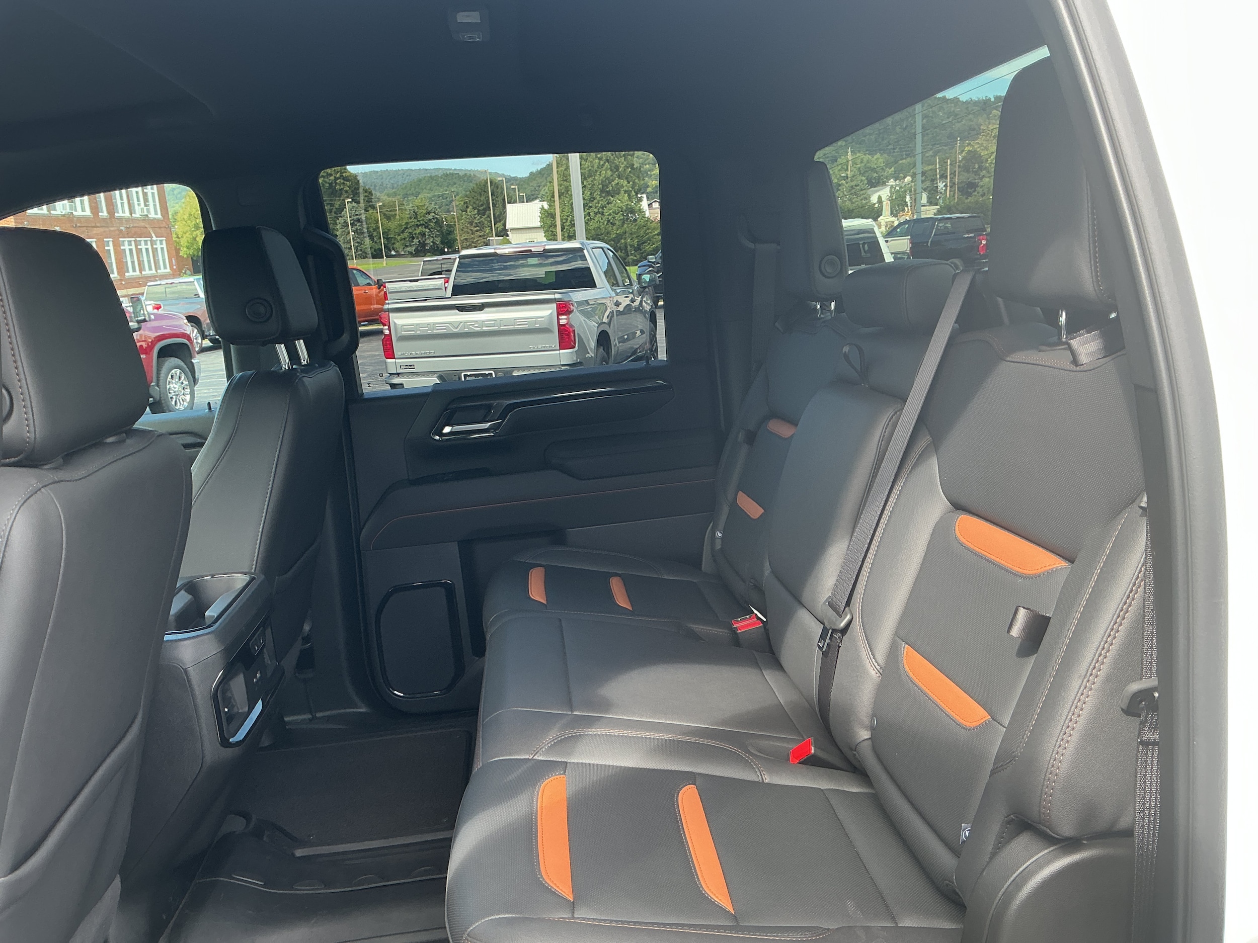 2025 GMC Sierra 2500HD AT4 - Photo 14