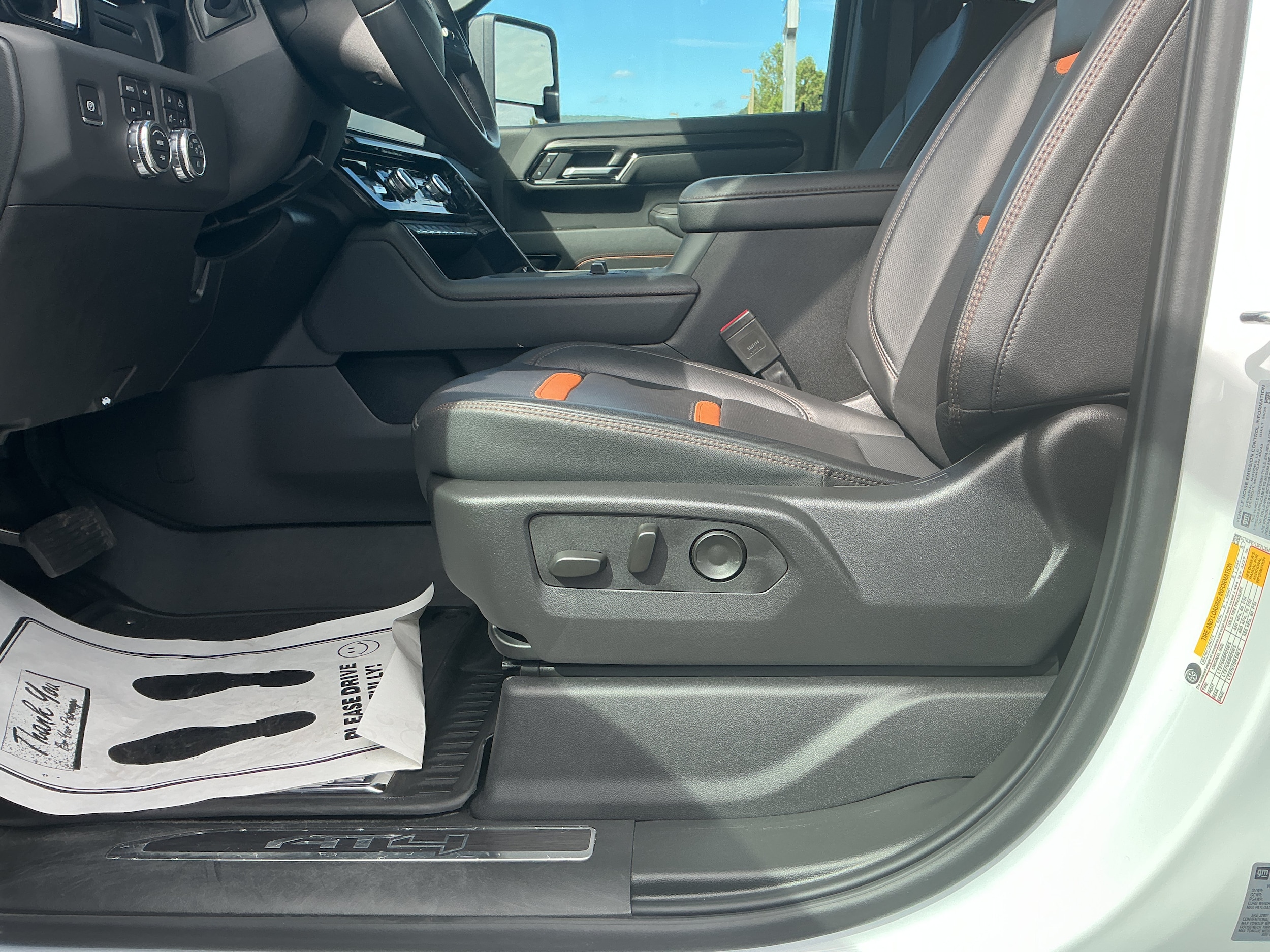 2025 GMC Sierra 2500HD AT4 - Photo 15
