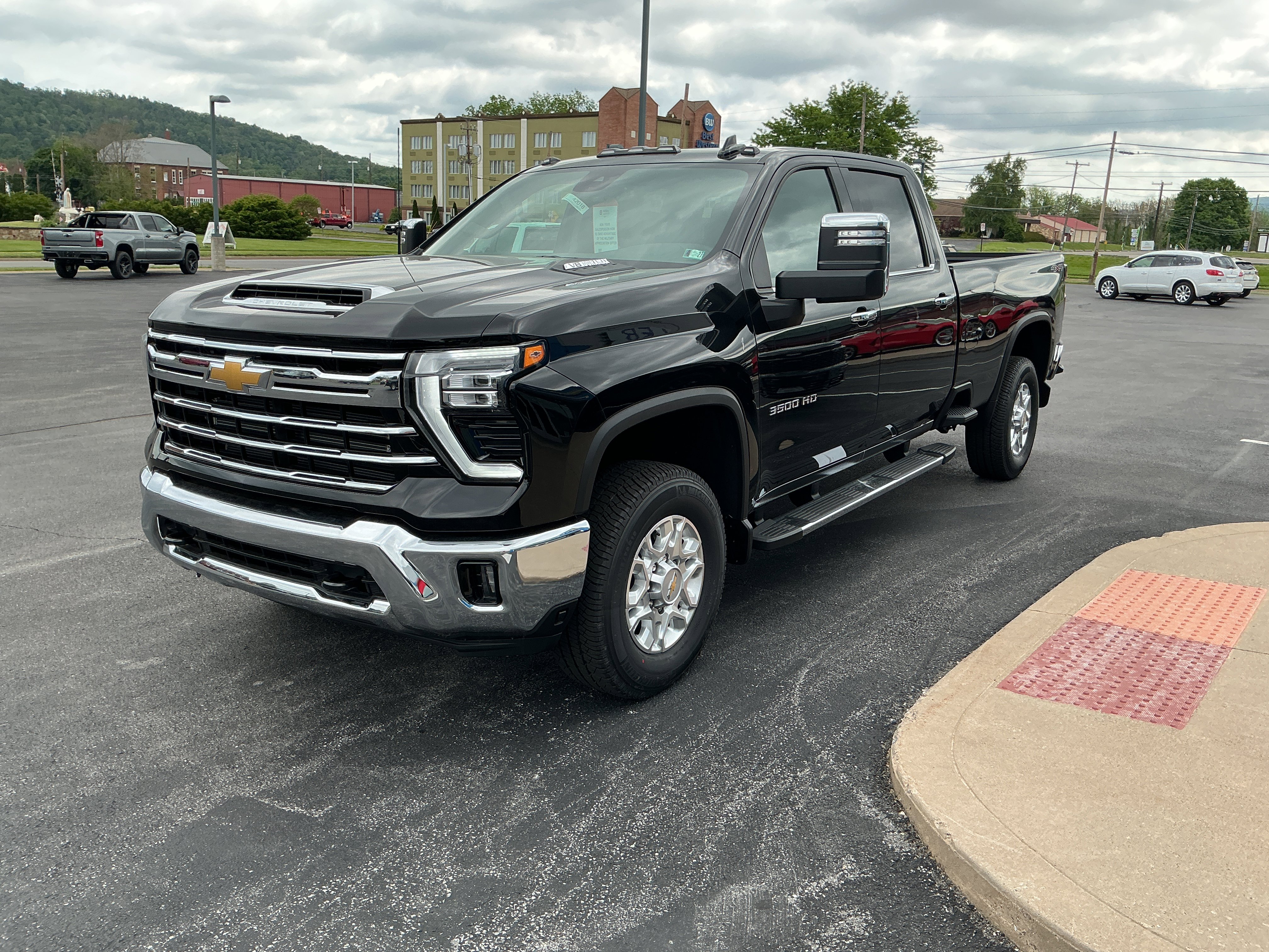 2026 Chevrolet Silverado 3500HD LTZ - Photo 4