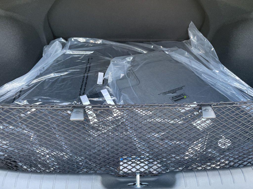 2026 Hyundai Elantra Blue - Photo 18