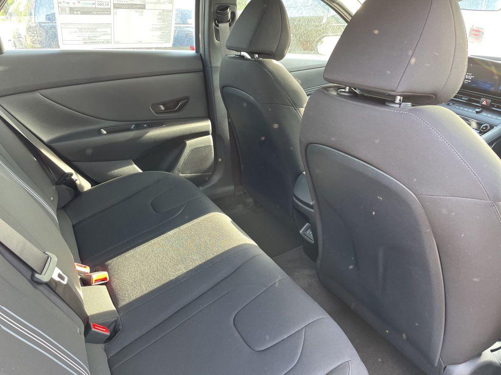 2026 Hyundai Elantra Blue - Photo 11