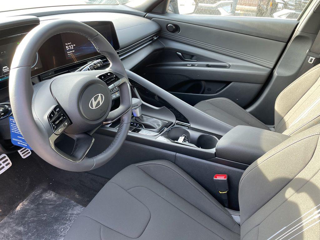 2026 Hyundai Elantra Blue - Photo 6