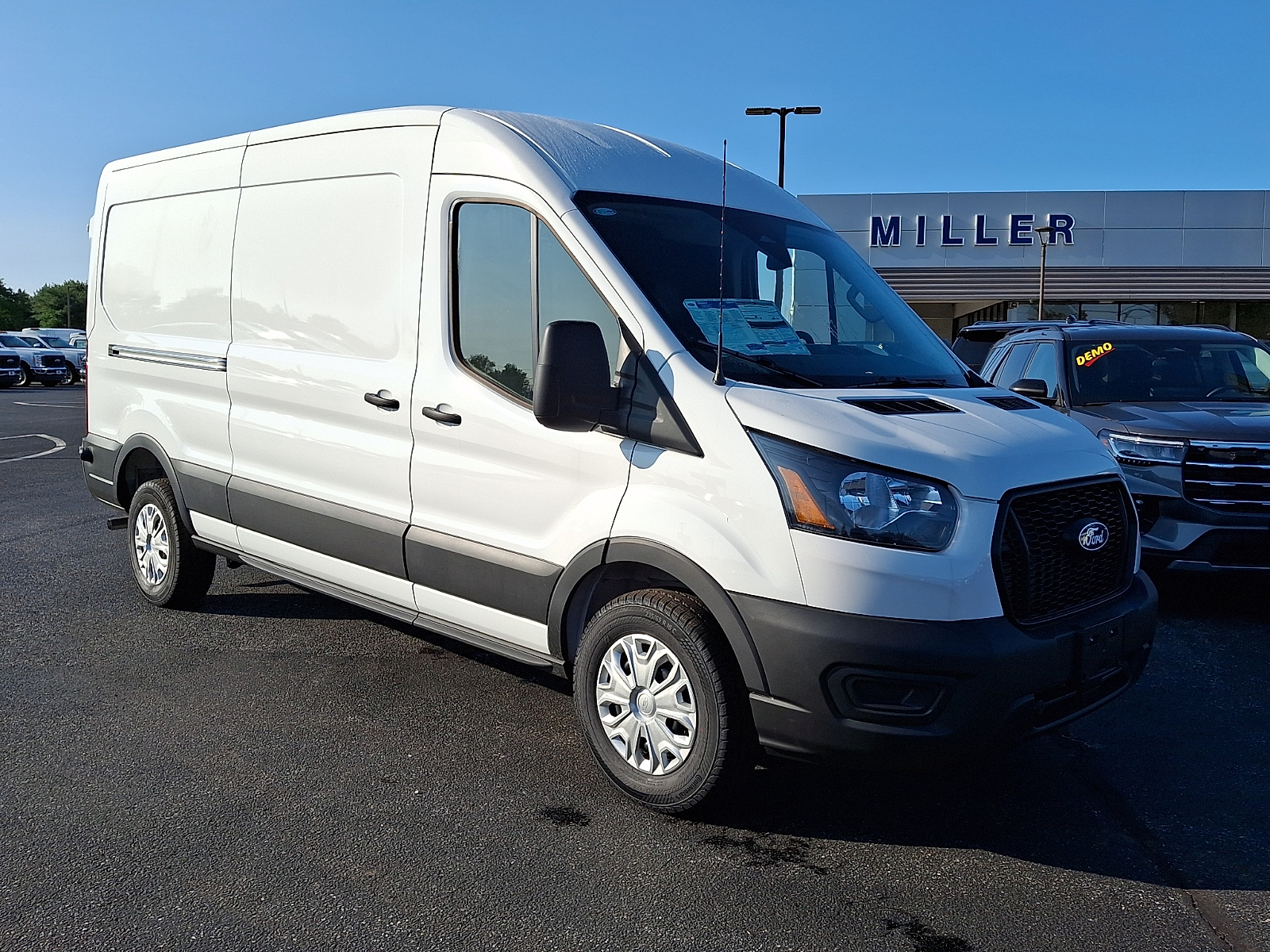  Ford Transit-250