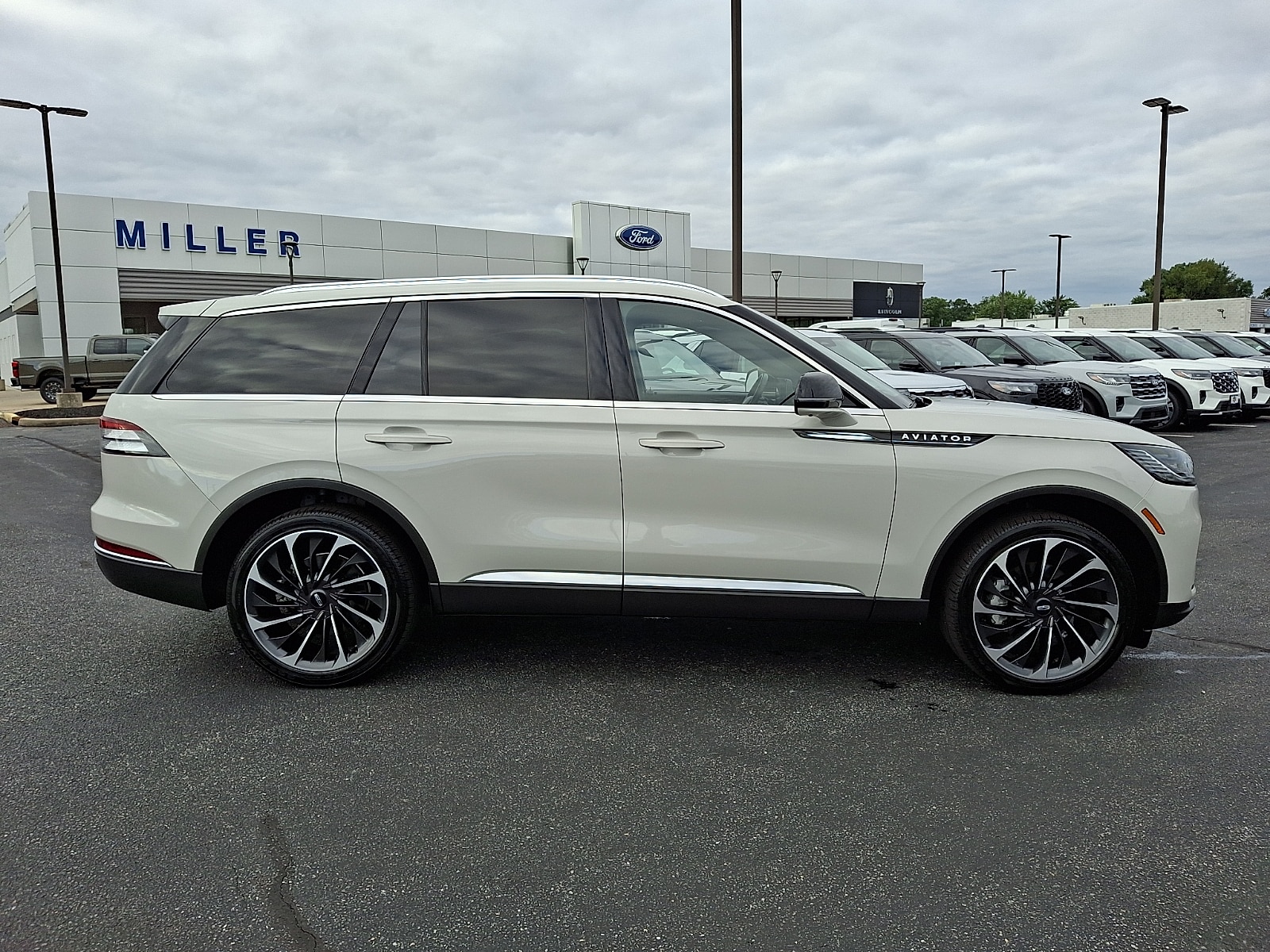 2025 Lincoln Aviator Reserve - Photo 7