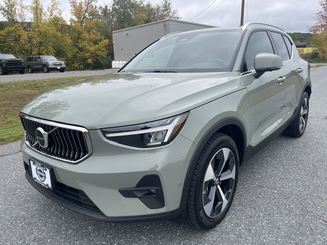 Used 2025 Volvo XC40 Plus APURP