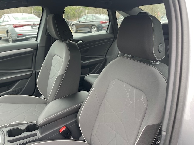 2026 Volkswagen Jetta Sport - Photo 11