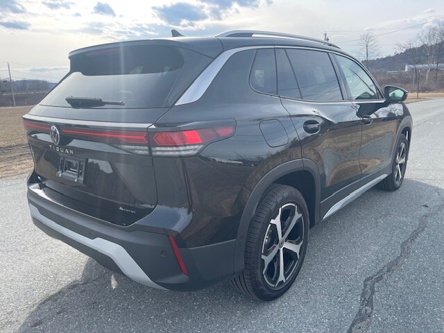 2025 Volkswagen Tiguan SE - Photo 3