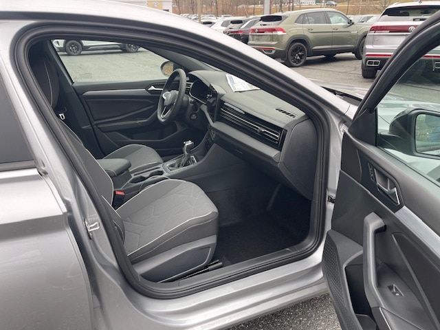 2026 Volkswagen Jetta Sport - Photo 9