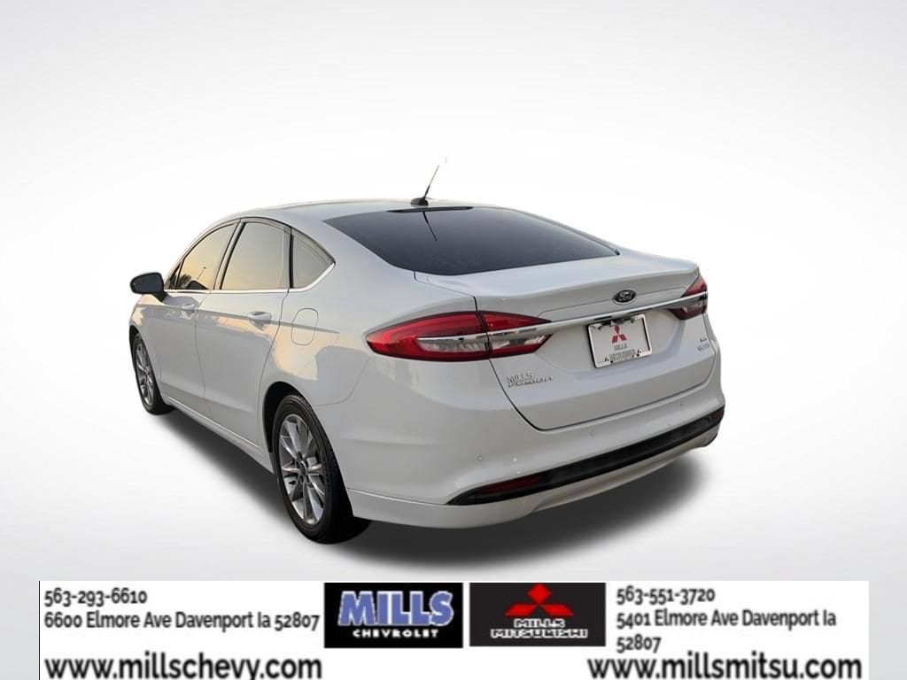 Used 2017 Ford Fusion SE Sedan