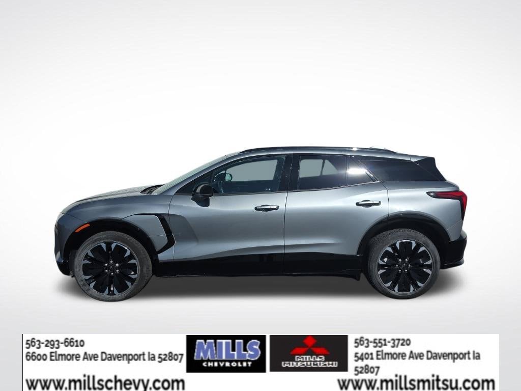 Used 2024 Chevrolet Blazer EV RS with VIN 3GNKDCRJ5RS223299 for sale in Davenport, IA