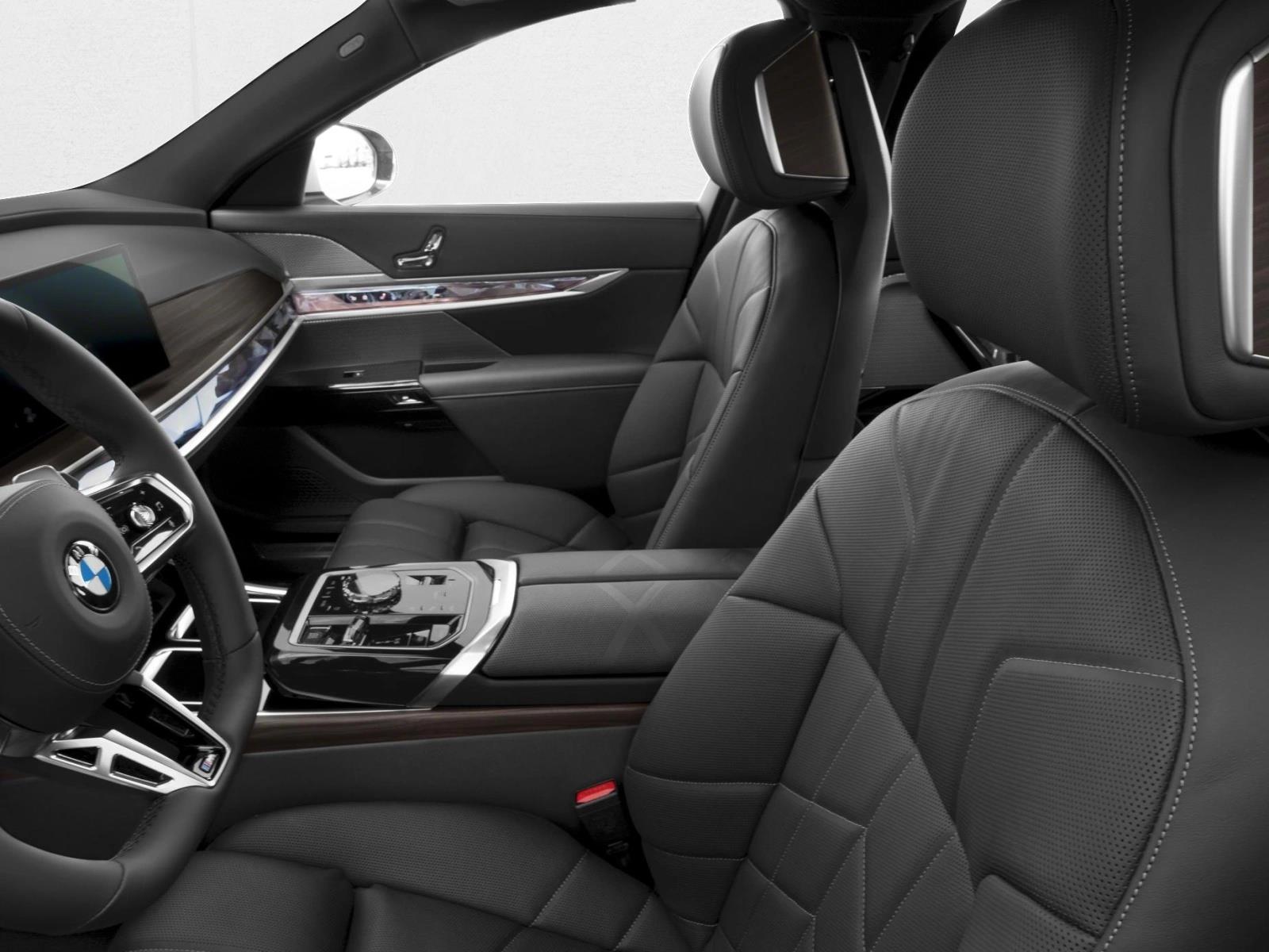 2026 BMW 7 Series 760i - Photo 6