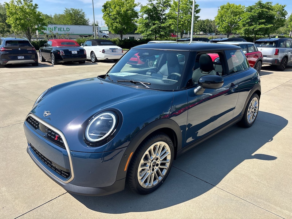 New 2026 MINI 2 Door Signature Plus Hatchback
