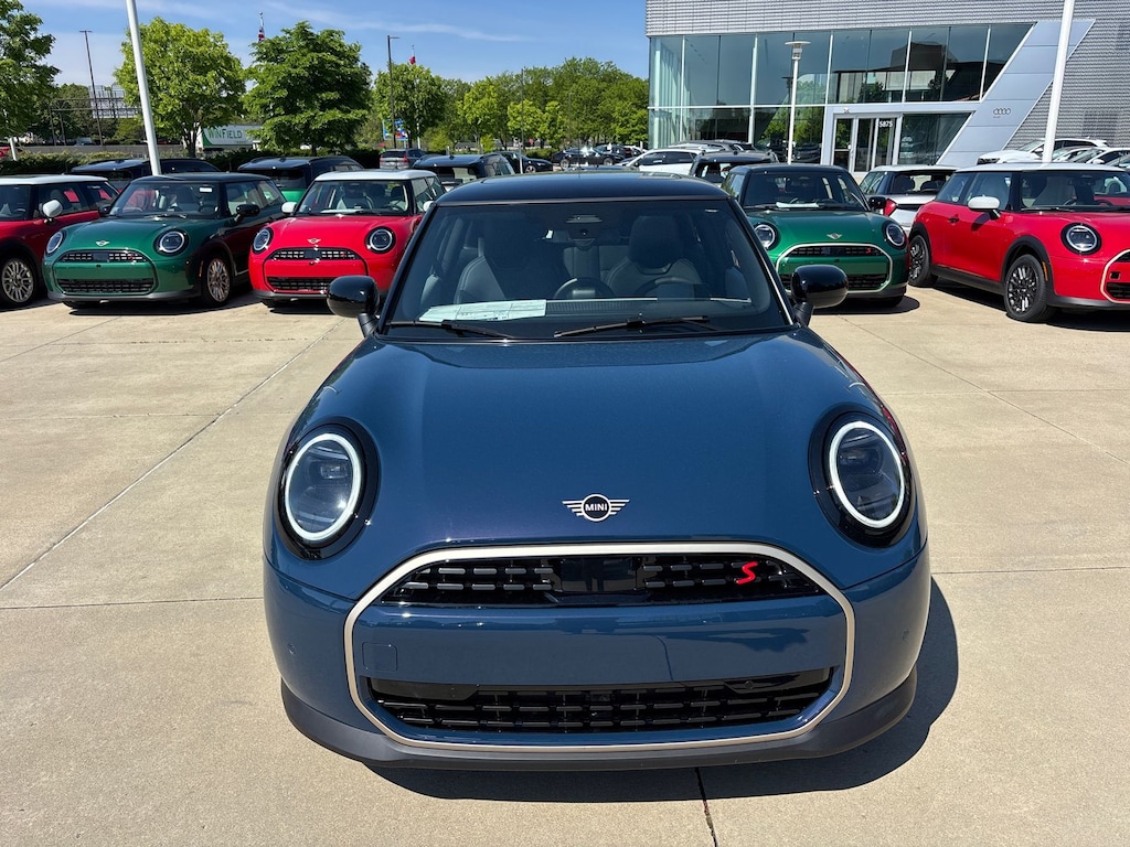 New 2026 MINI 2 Door Signature Plus Hatchback