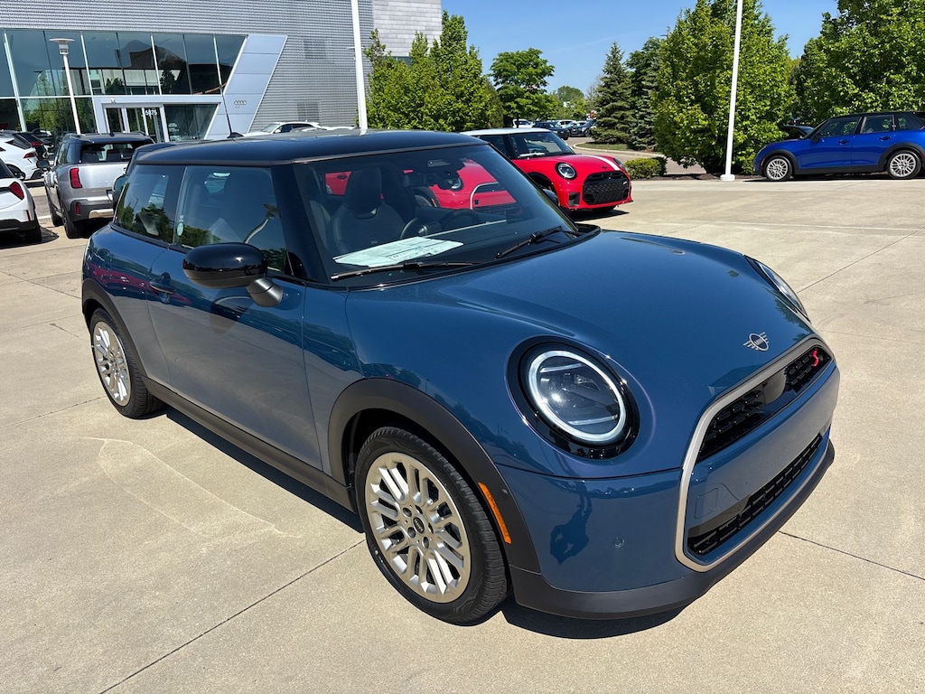 New 2026 MINI 2 Door Signature Plus Hatchback