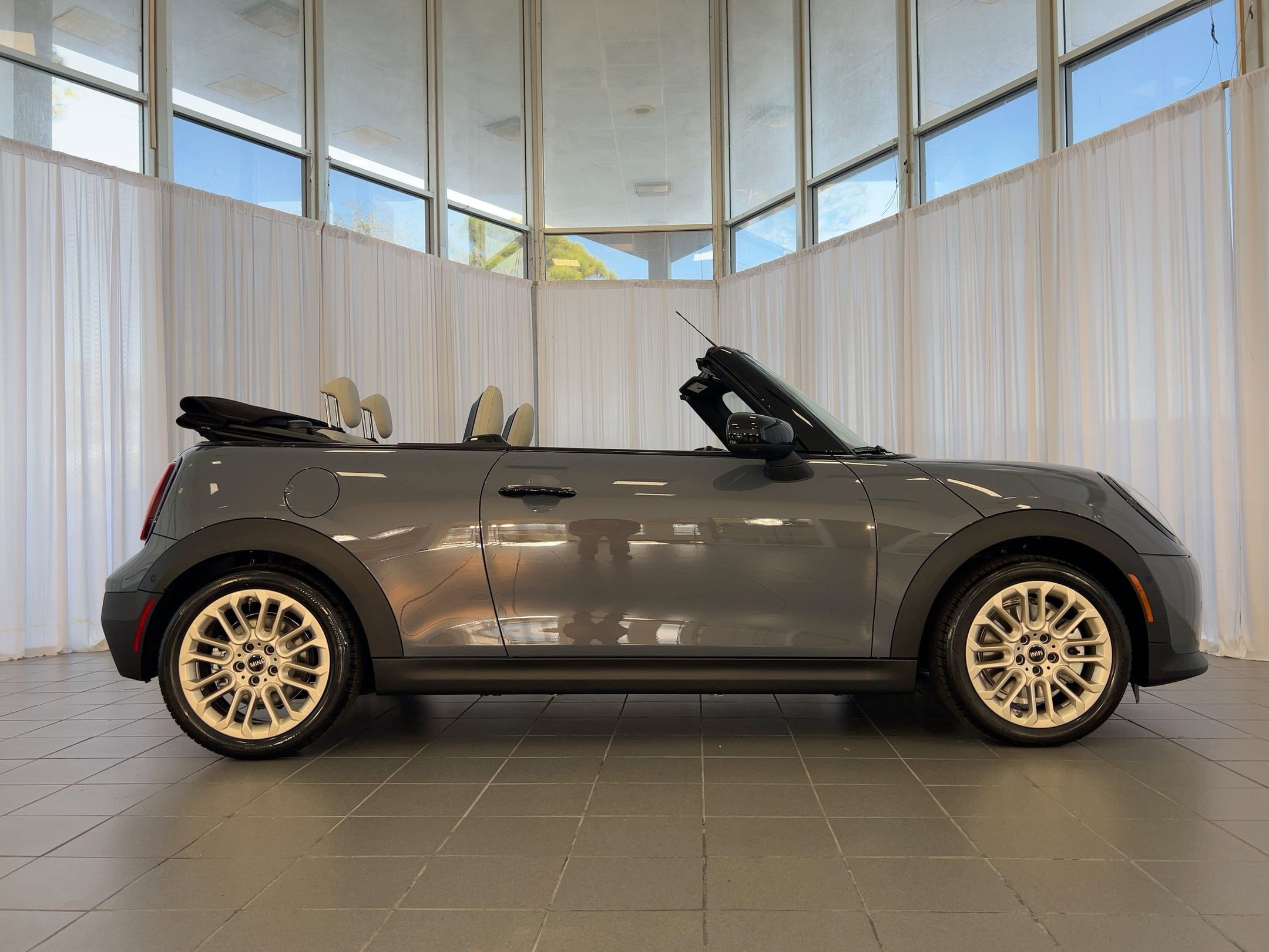 2026 MINI Convertible S - Photo 8