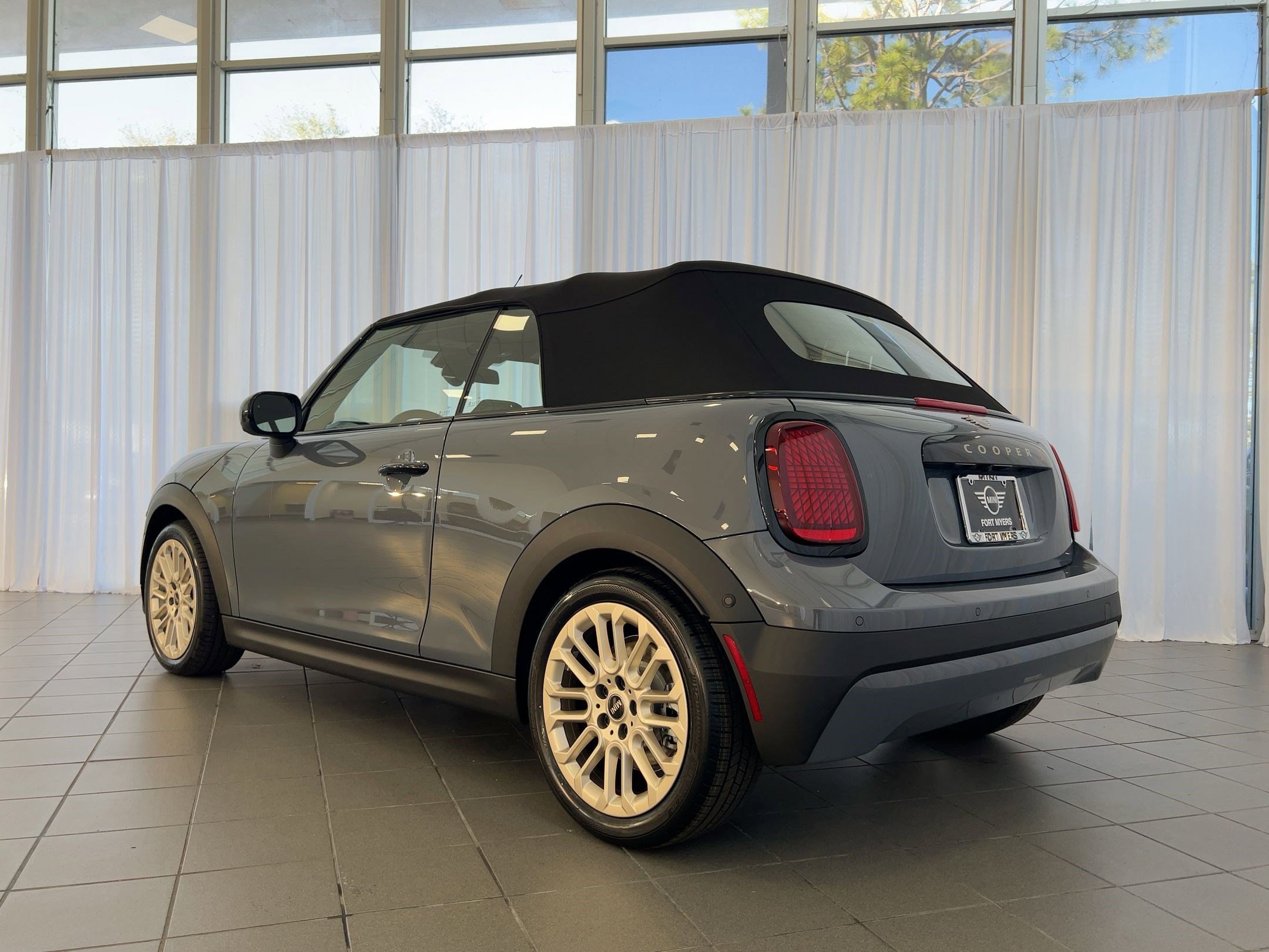 2026 MINI Convertible S - Photo 3