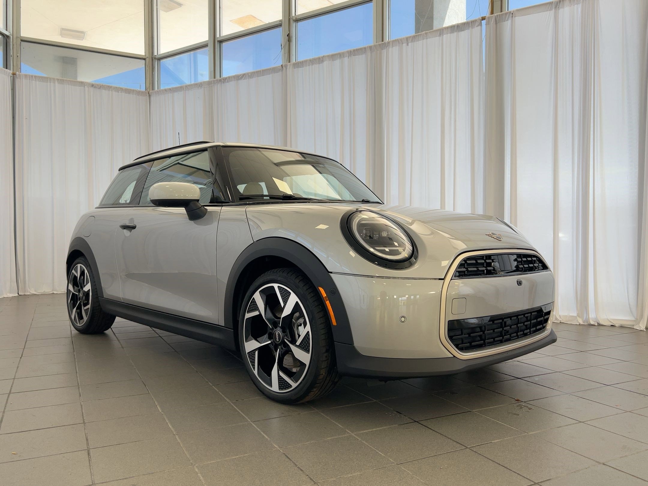 2026 MINI Hardtop 2 Door - Photo 7