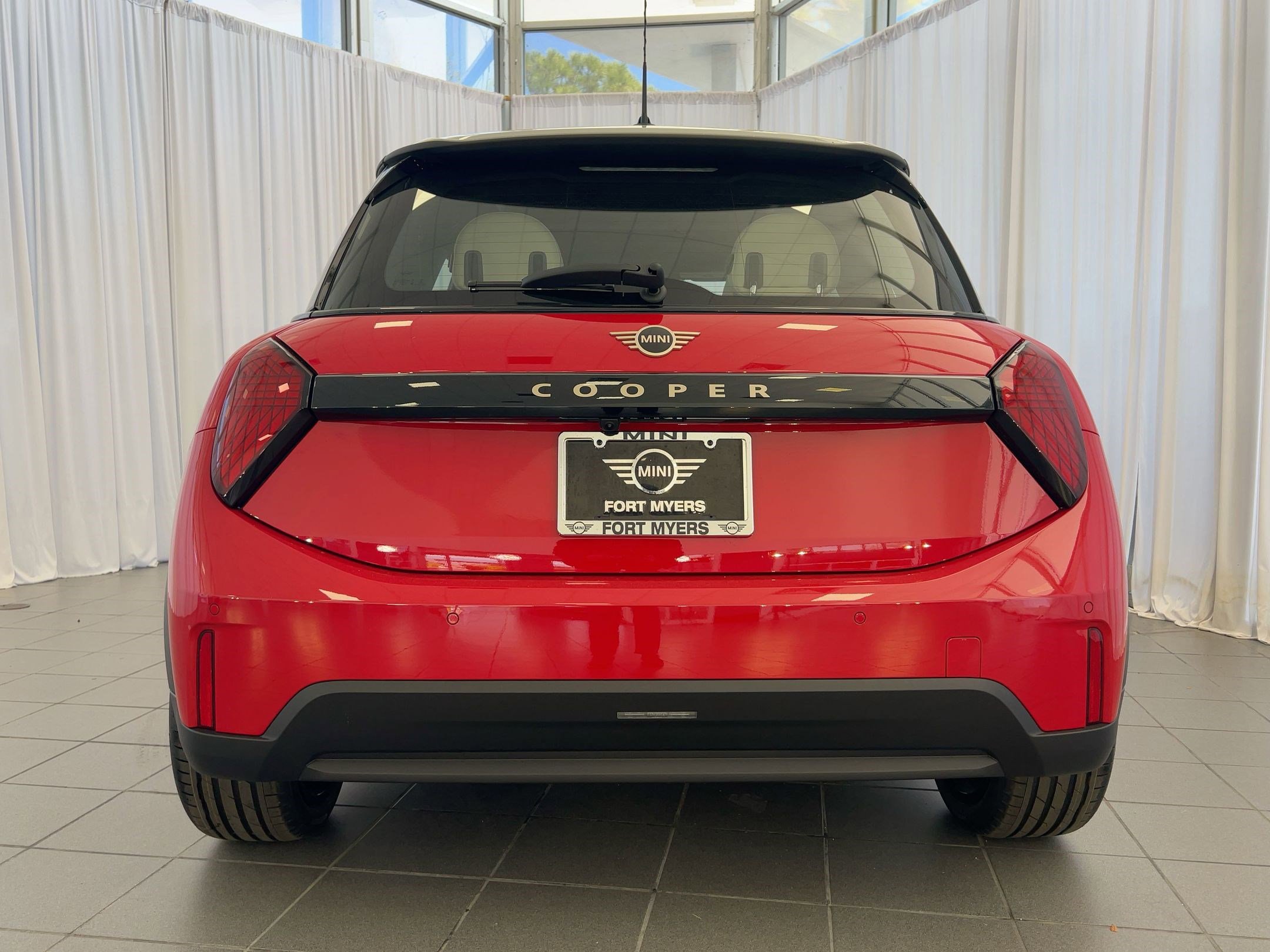 2026 MINI Hardtop 2 Door - Photo 10
