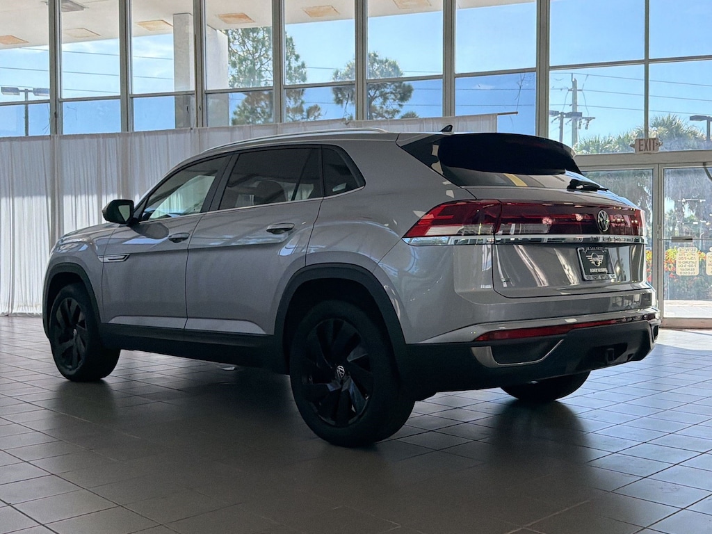 Used 2024 Volkswagen Atlas Cross Sport 2.0T SE w/Technology SUV