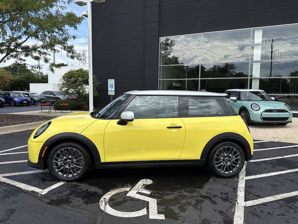 New 2027 MINI 2 Door Signature Plus Hatchback