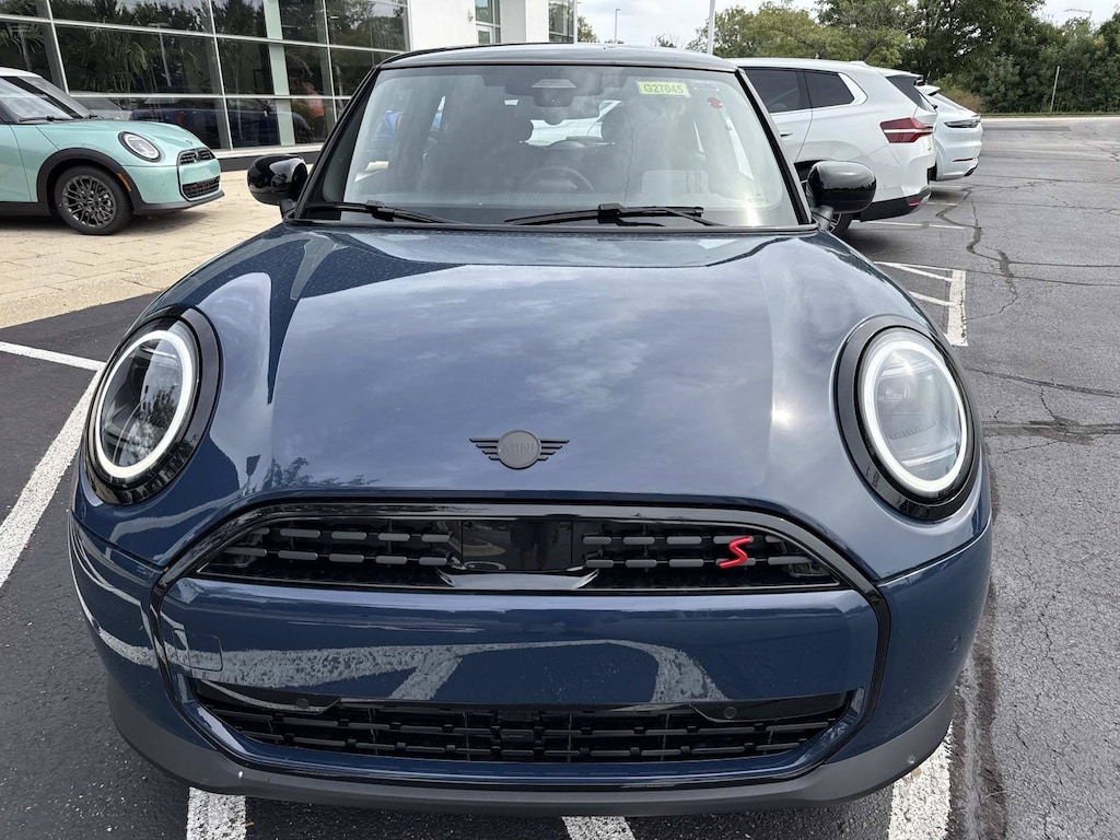 New 2027 MINI 2 Door Signature Plus Hatchback