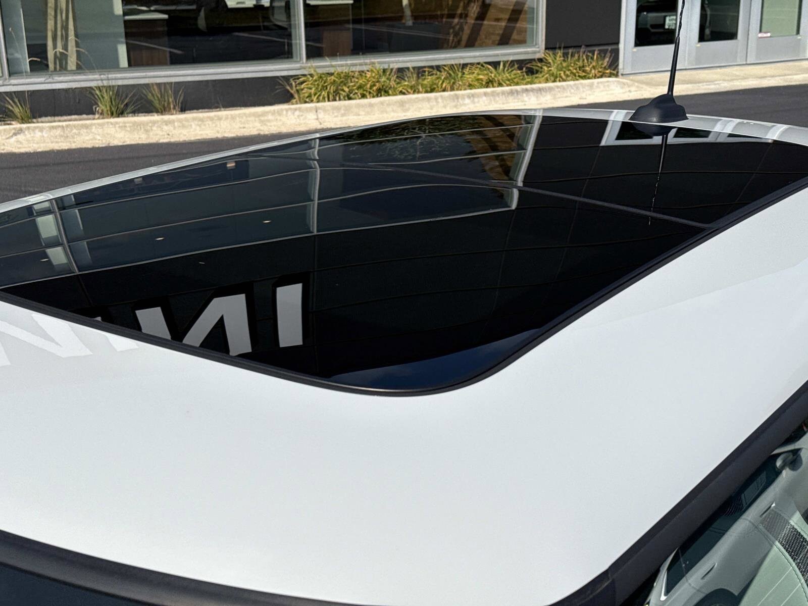 2026 MINI Hardtop 2 Door - Photo 11