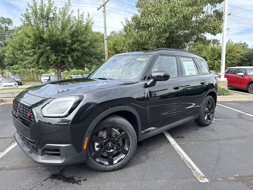 New 2027 MINI Countryman Signature Plus SUV