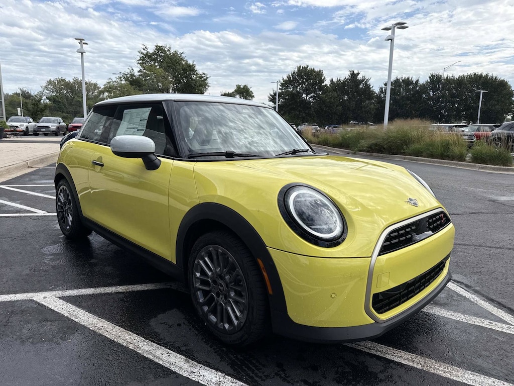 New 2027 MINI 2 Door Signature Plus Hatchback