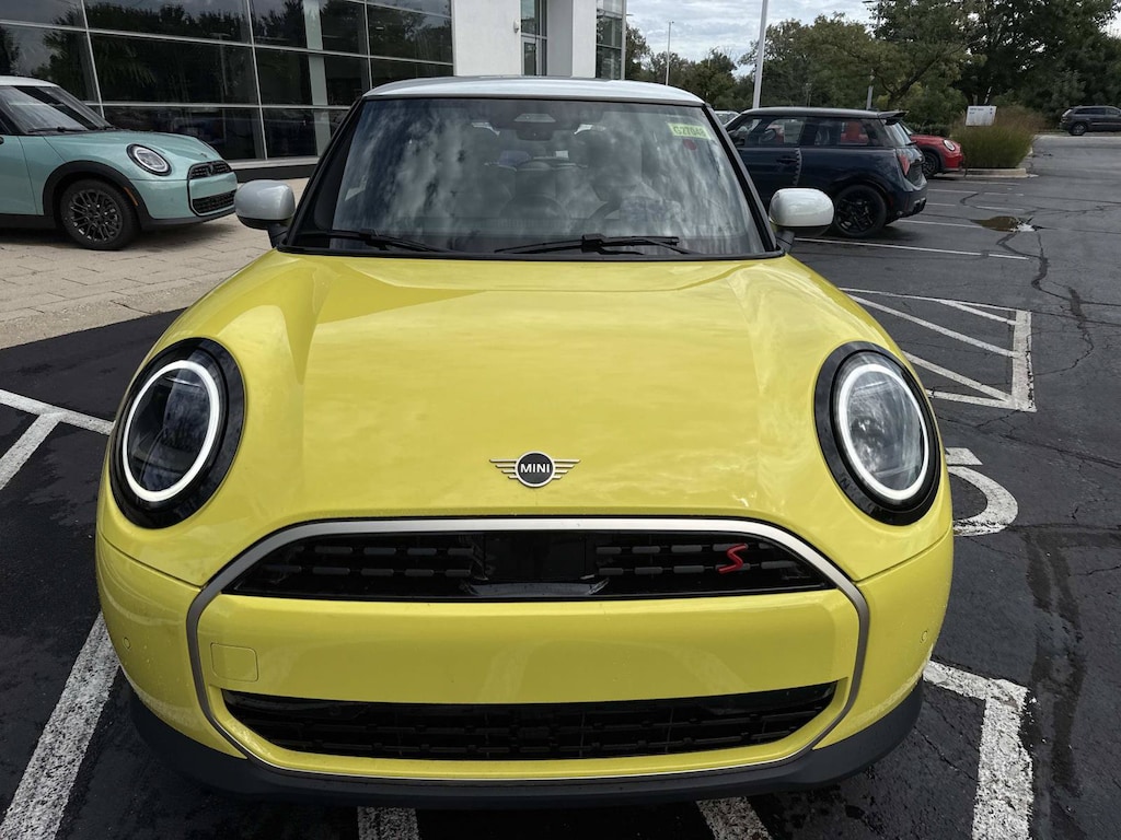 New 2027 MINI 2 Door Signature Plus Hatchback